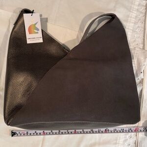 In-store Exclusive 2-Tone OS Naomi Tote 🦄